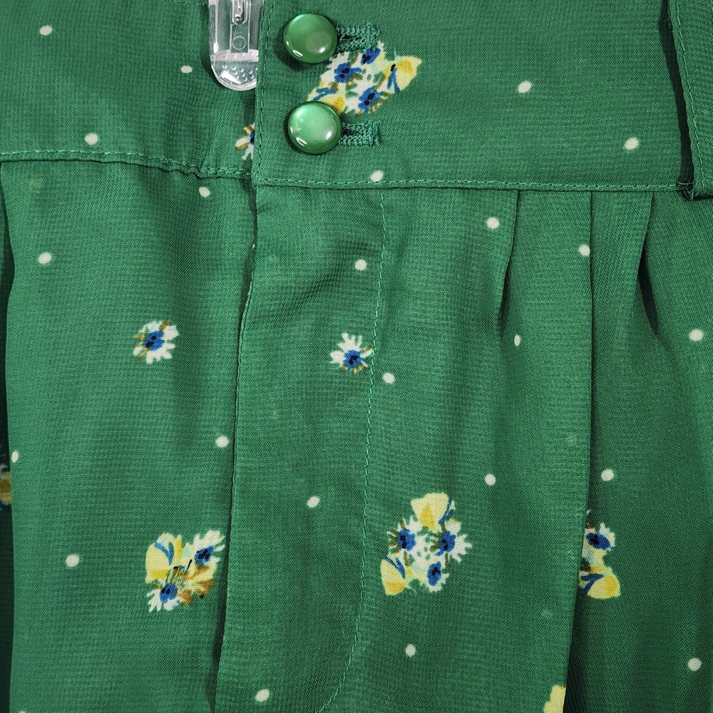 Earth Music & Ecology Green Floral Polka Dot Pleated Shorts High Rise - Picture 2 of 7